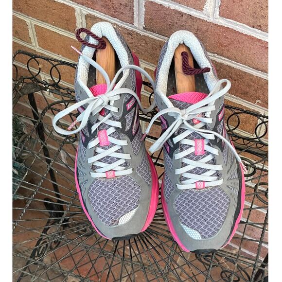 New Balance 890 V6 Running Shoe Women's Grey Pink Size 7.5 - Picture 7 of 9